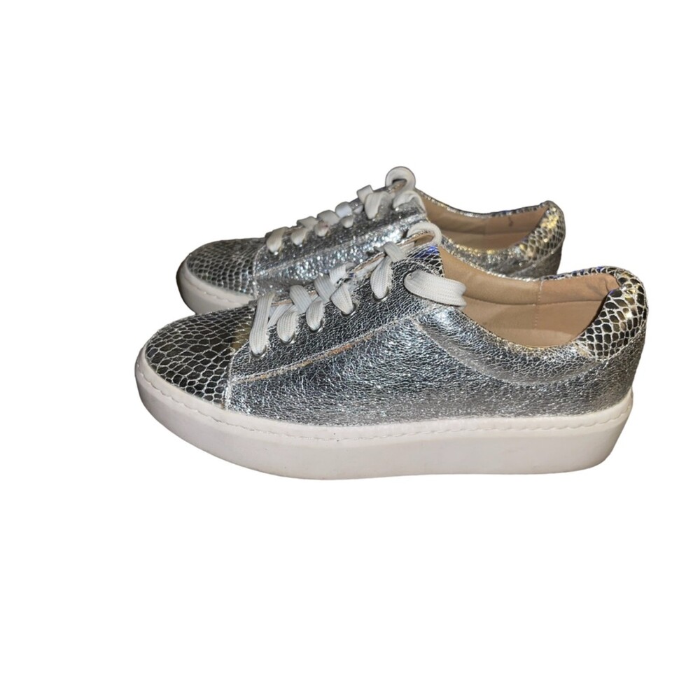 Design Lab Sneakers - Picture 2 of 6